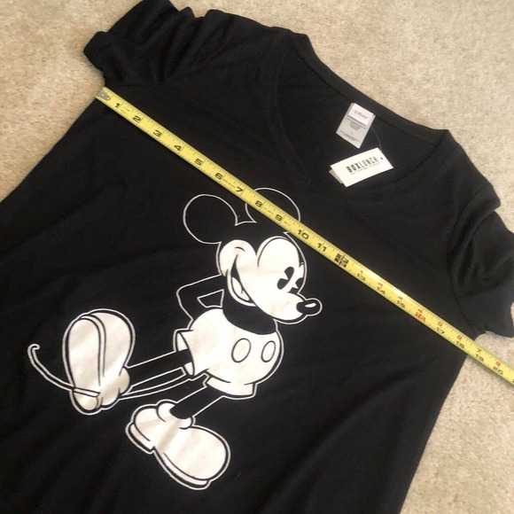 NWT Boxlunch Disney T Shirt Size Large Black White Runs Small - Picture 3 of 4